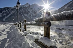 カニ食べ放題が楽しめる温泉宿で冬の雪景色を堪能するには？