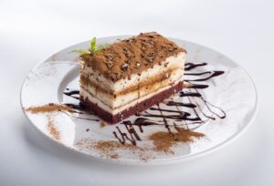 豪華カニ食べ放題と温泉、記念日ケーキ付きのプランはどんなもの？